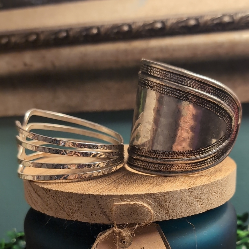 Chic Silver Hammered Cuff Bracelet Set - image 7